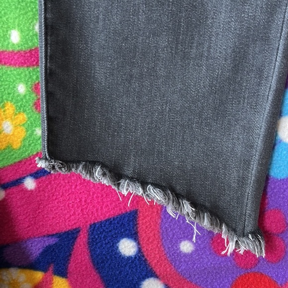 Project Runway distressed gray jeans size 14 EUC - Picture 13 of 13